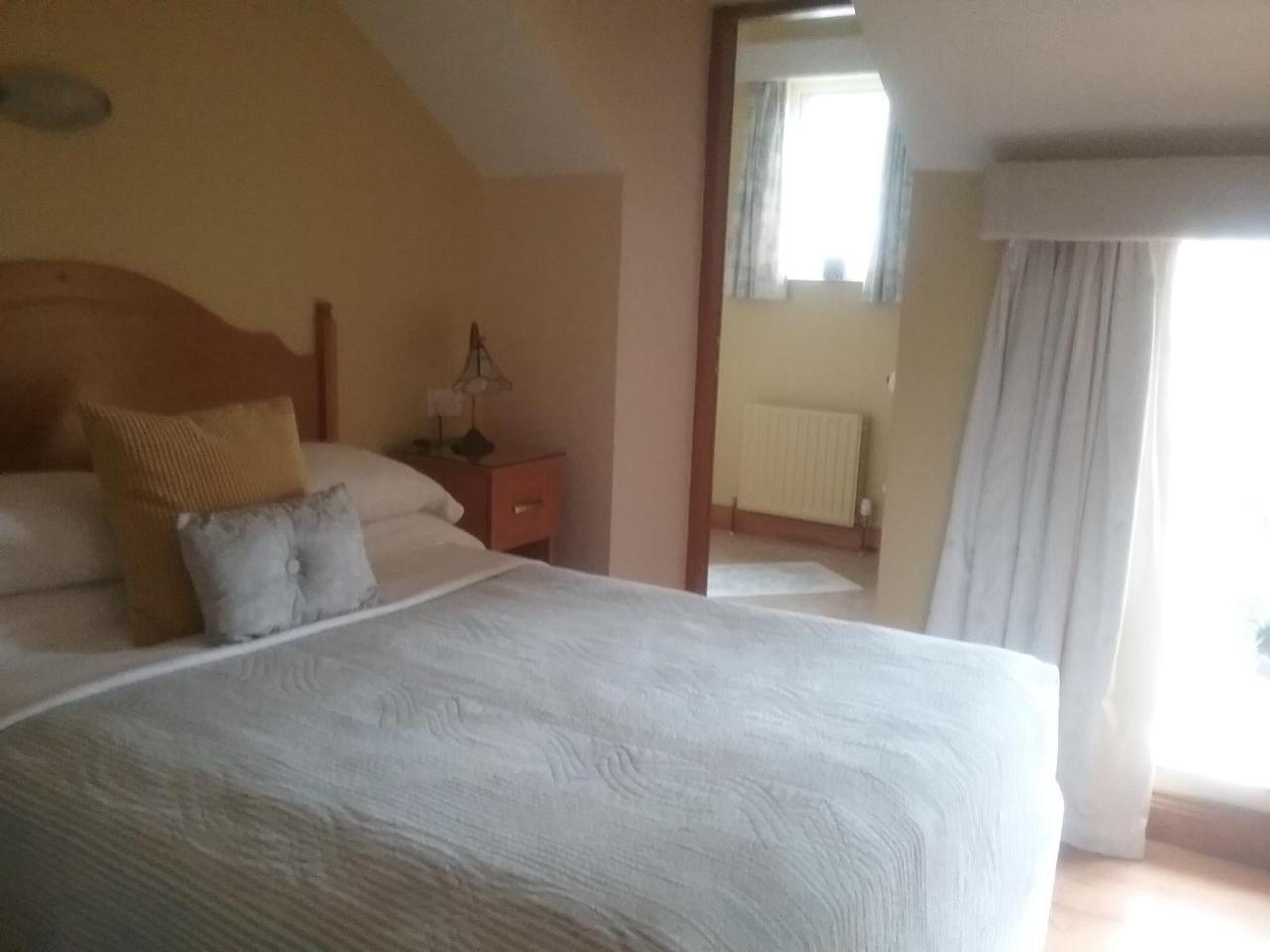 Ashleigh House Bed & Breakfast Монахан Екстериор снимка